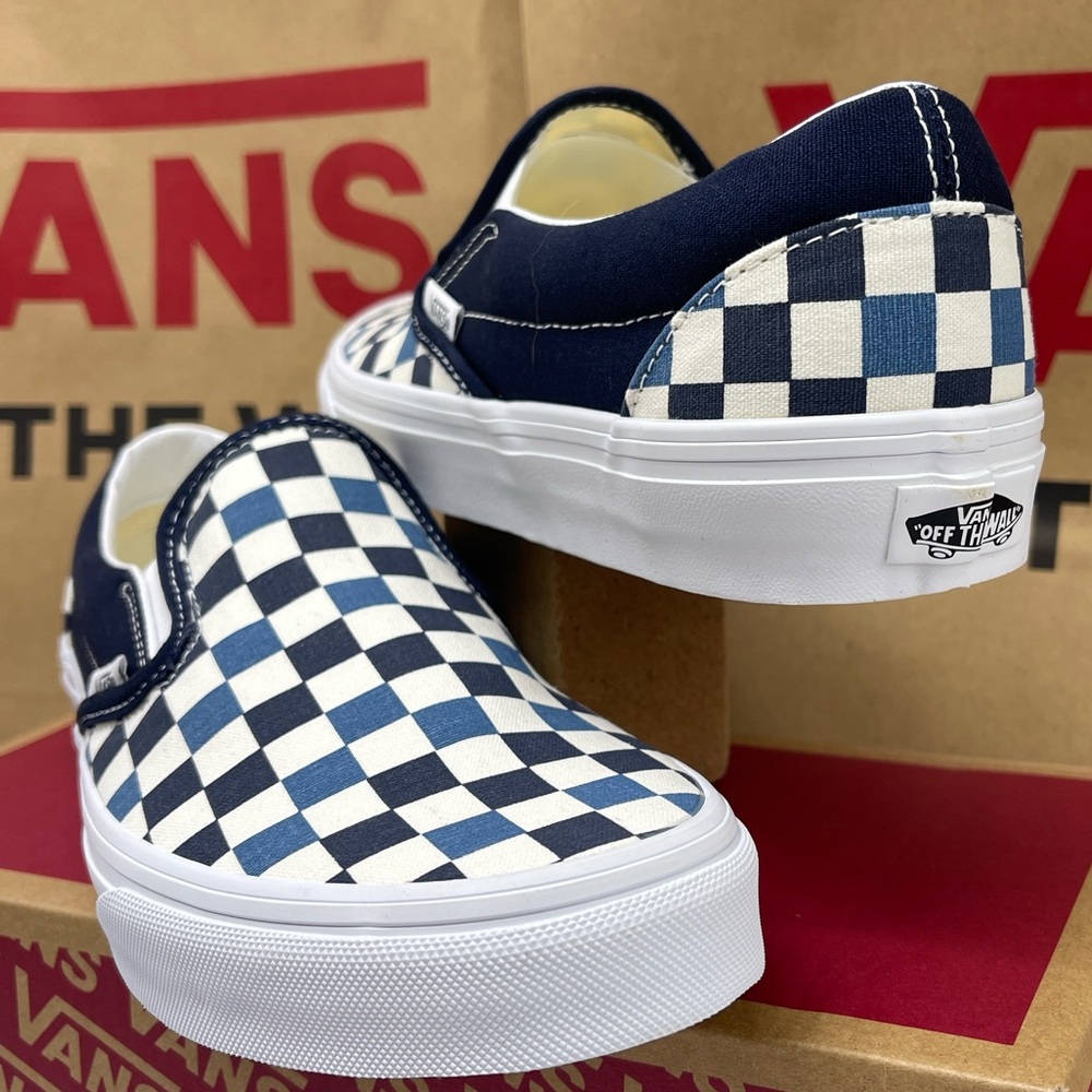 Vans WMNS Blue Checkerboard Classic Slip-On
Tri-Tone Check Navy
VN000D5PBX9 - Picture 9 of 16